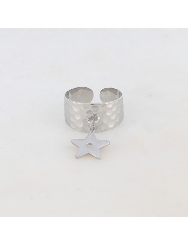 Bague martelée argentée composée d'une pampille étoile boutiqueholala.com