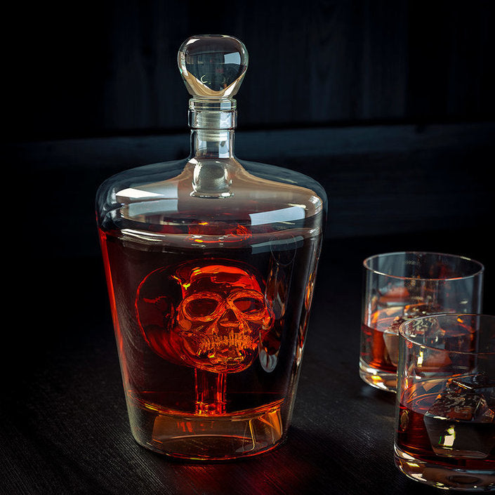 Carafe à whisky tête de mort en verre