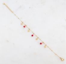 Charger l&#39;image dans la galerie, Bracelet doré composé de pampilles étoiles et de perles en pierres naturelles Agate rouge
